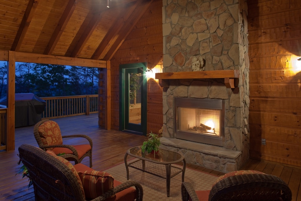 Outdoor Living Area Maryville Log Home