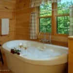 Large Bath with Aromatherapy